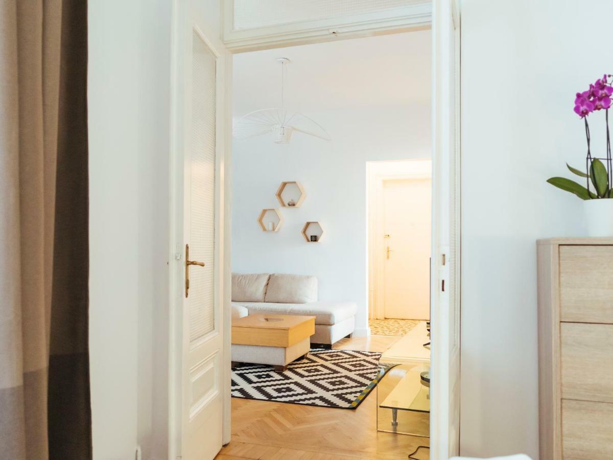 Alba Apartment On Calea Victoriei Bucarest Esterno foto