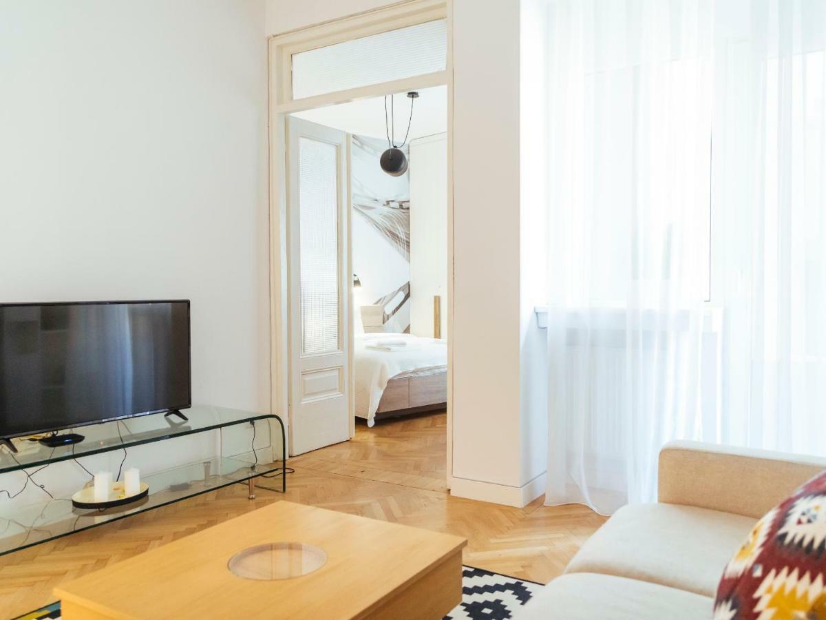 Alba Apartment On Calea Victoriei Bucarest Esterno foto